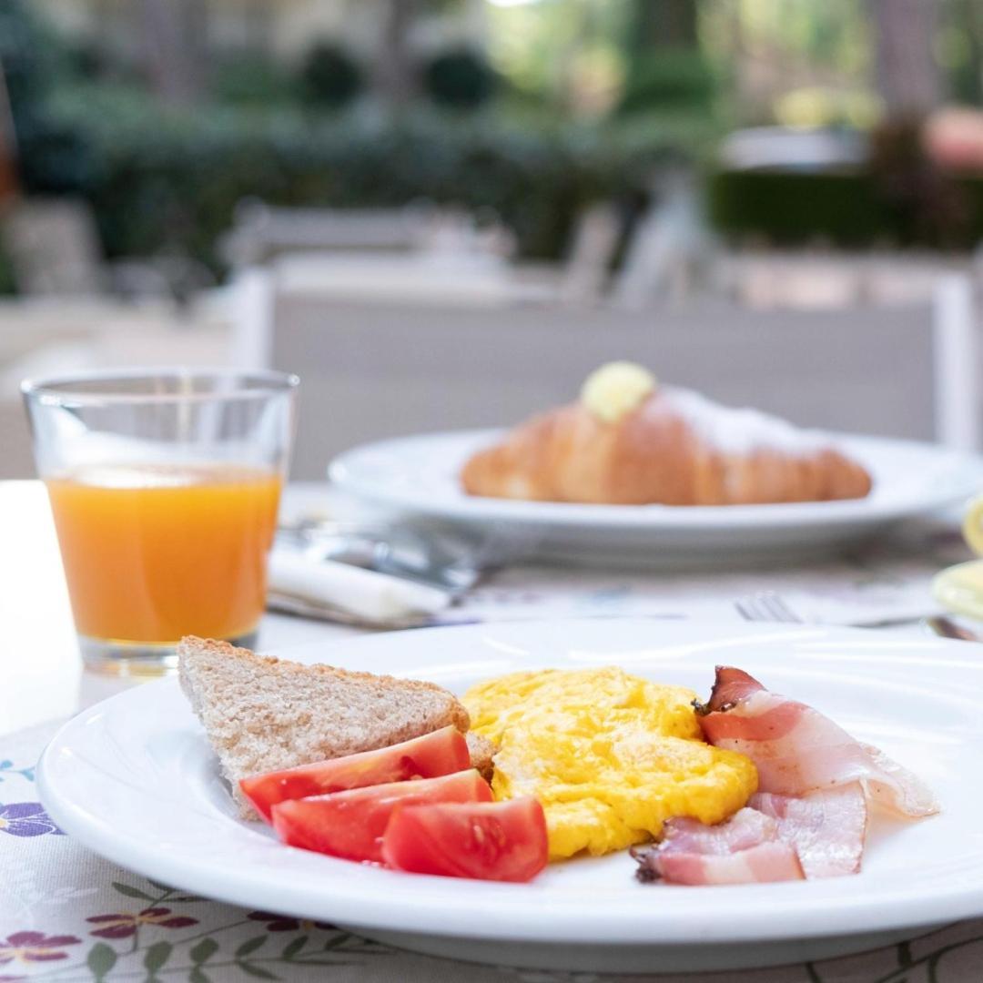 Hotel Orsa Maggiore 밀라노마리티마 외부 사진