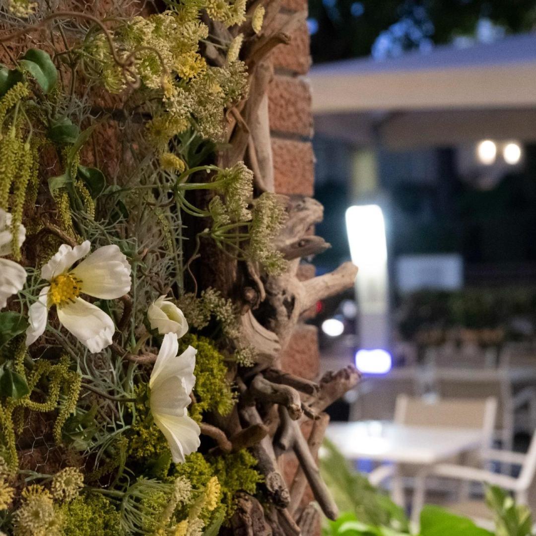Hotel Orsa Maggiore 밀라노마리티마 외부 사진